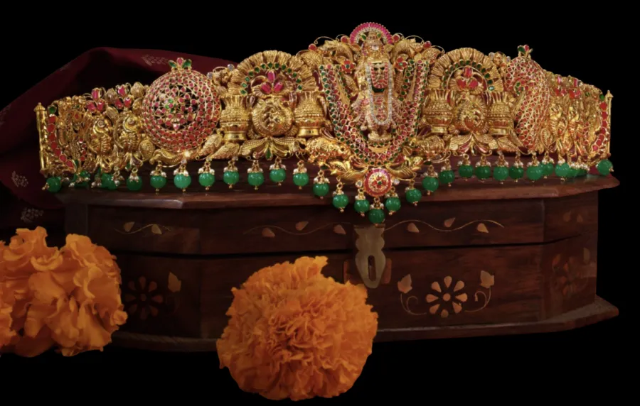 Kāñcīdāma The Waist Girdle is offered To The Divine Mother.