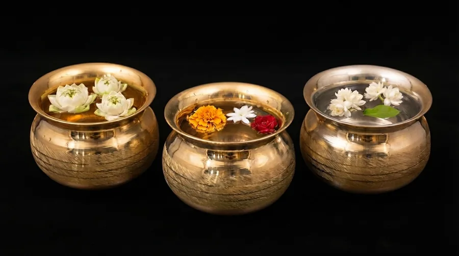 Kanakakalaśacyuta Sakala Tīrthābhiṣekam The Divine Vigraha Of Maa Is Bathed from golden pots of Sacred waters.